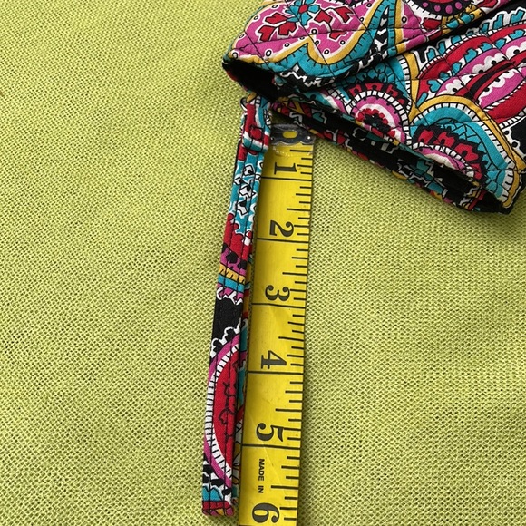 🌺 VERA BRADLEY; Beautiful Unique Floral Design Wristlet w/Zippered Pouch NICE!! - Picture 5 of 14